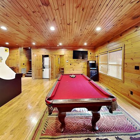 The Great Escape Ii, 5 Bedrooms, Sleeps 17, Game Room, Pool Access, Theater Gatlinburg Exterior photo