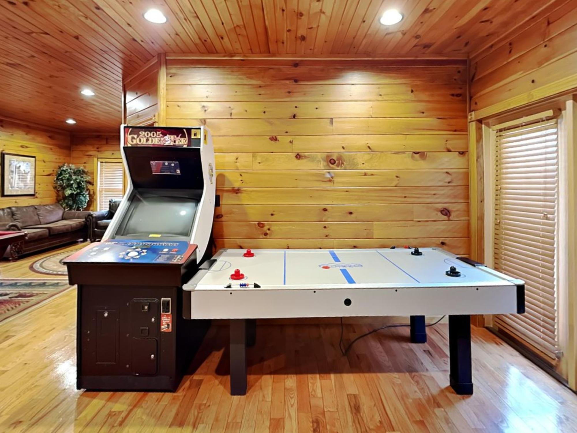 The Great Escape Ii, 5 Bedrooms, Sleeps 17, Game Room, Pool Access, Theater Gatlinburg Exterior photo