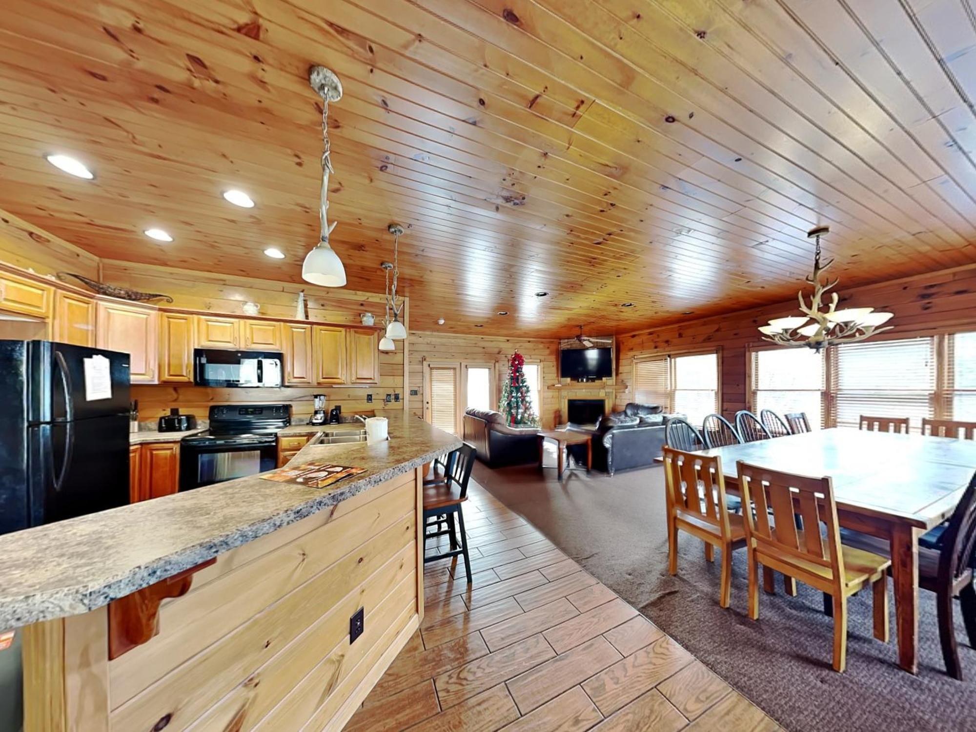 The Great Escape Ii, 5 Bedrooms, Sleeps 17, Game Room, Pool Access, Theater Gatlinburg Exterior photo