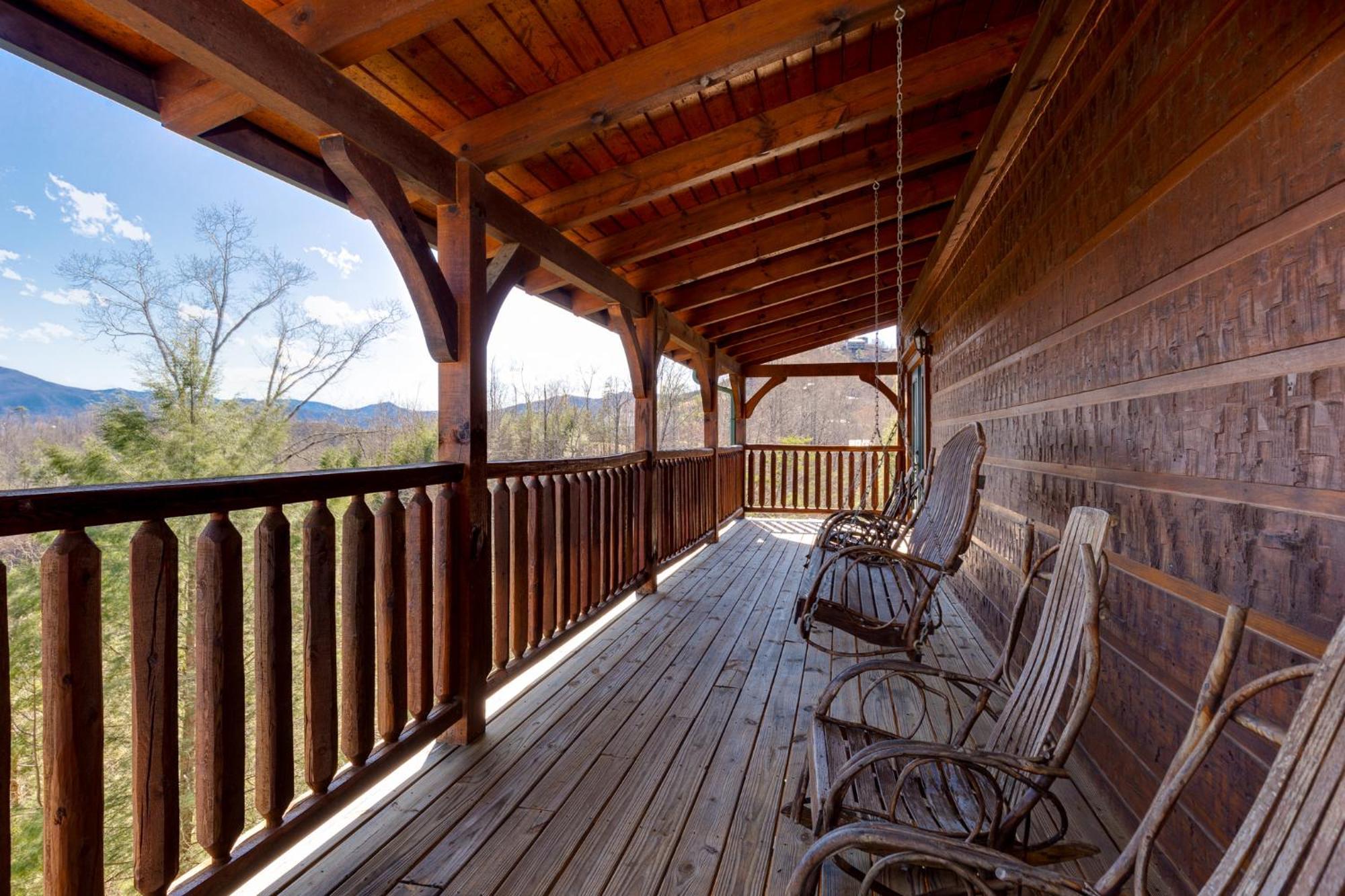 The Great Escape Ii, 5 Bedrooms, Sleeps 17, Game Room, Pool Access, Theater Gatlinburg Exterior photo