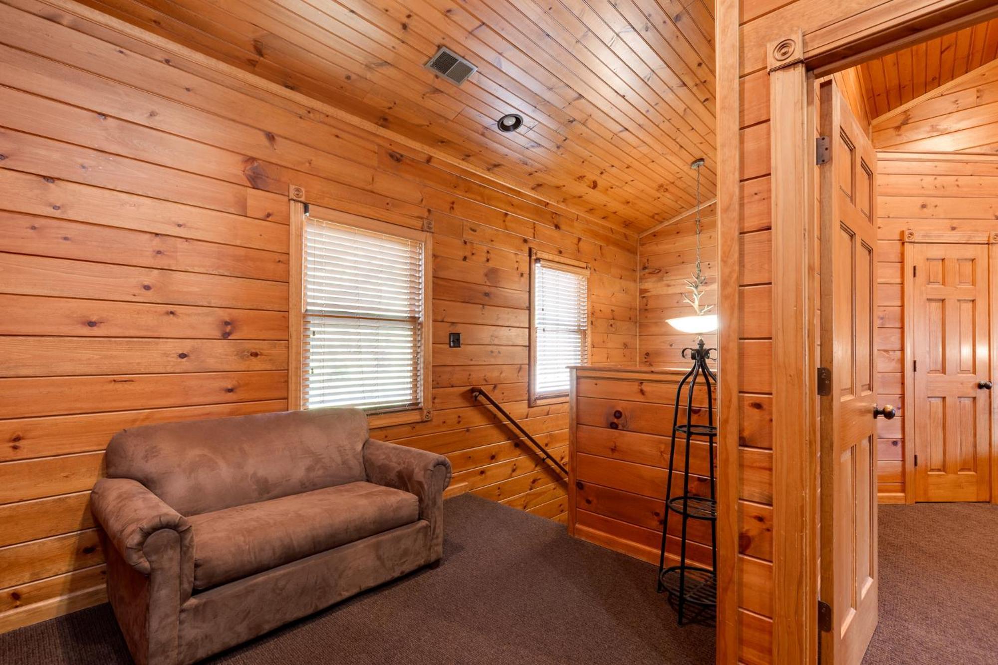 The Great Escape Ii, 5 Bedrooms, Sleeps 17, Game Room, Pool Access, Theater Gatlinburg Exterior photo