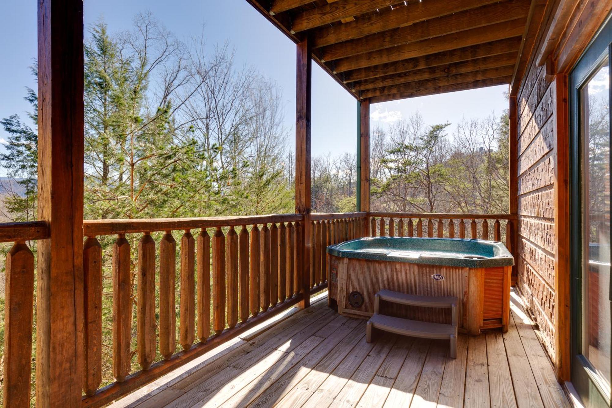 The Great Escape Ii, 5 Bedrooms, Sleeps 17, Game Room, Pool Access, Theater Gatlinburg Exterior photo